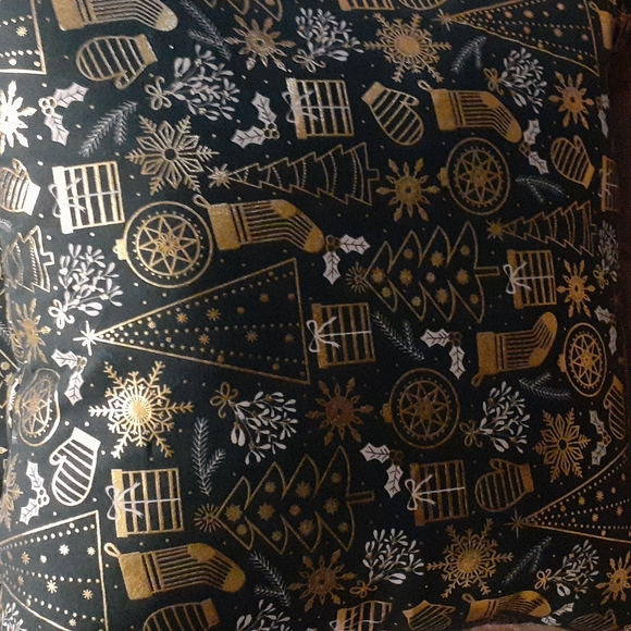 🎄Christmas Accent Pillows🎄 - Picture 2 of 3